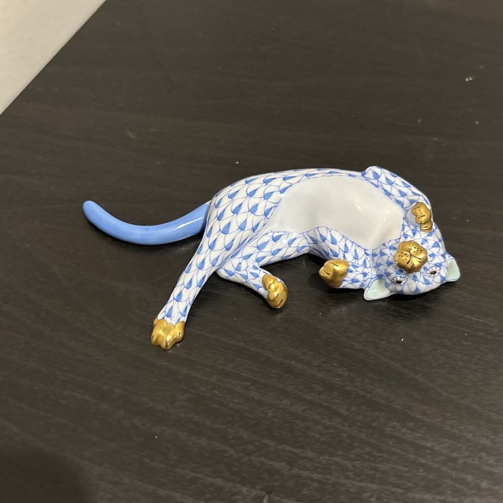 Herend Blue Fishnet Calico Minnie Kitty Cat Sleeping Laying Down 15861